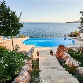 11 bedroom seafront villa with infinity pool near Budvar, sleeps 22